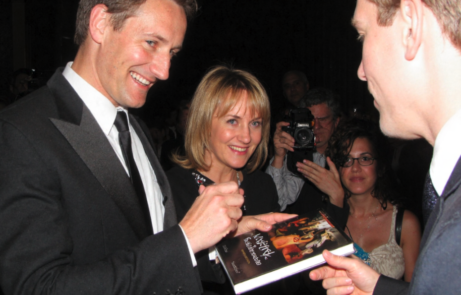 Maximizing Dopamine: Instant vs Sustained Rewards